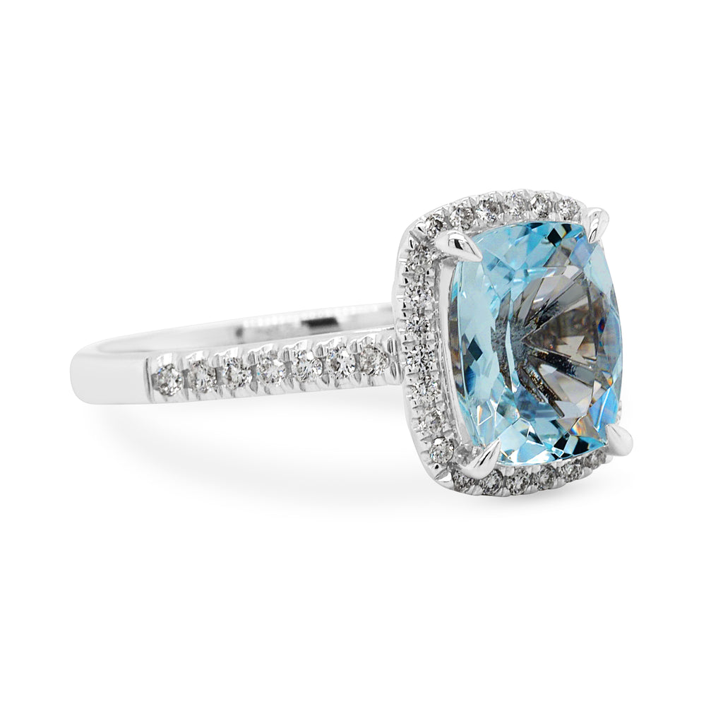 18ct White Gold Cushion Cut Aquamarine & Diamond Halo Ring T