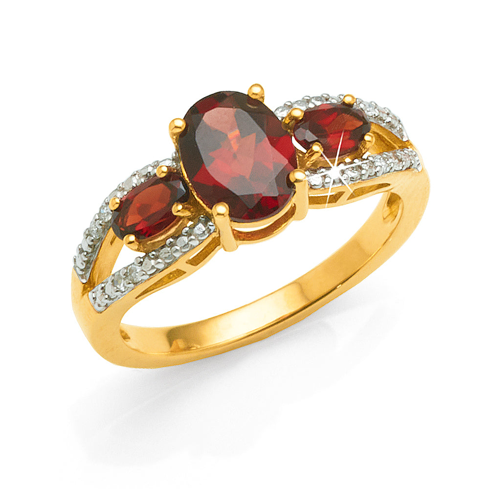 9ct Gold Garnet Trilogy Ring & Diamond Shoulders