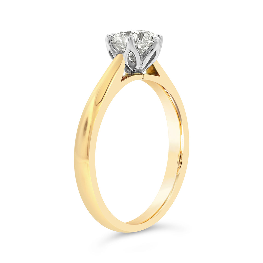 18ct Gold 1.07ct Solitaire Diamond Tapered Ring