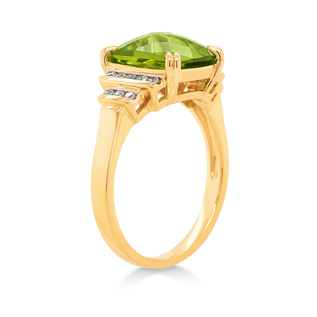 18ct Yellow Gold Criss Cut Peridot & Diamond Ring TDW: 0.16C