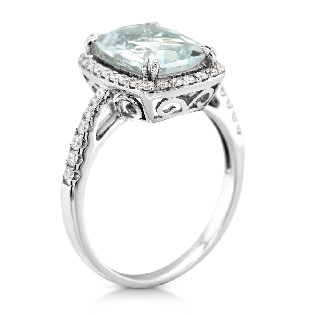 18ct White Gold Cushion Cut Aquamarine & Diamond Halo Ring T