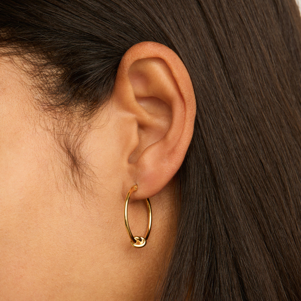 Najo 'Nature’s Knot' Gold Tone 22mm Hoop Earring E7047