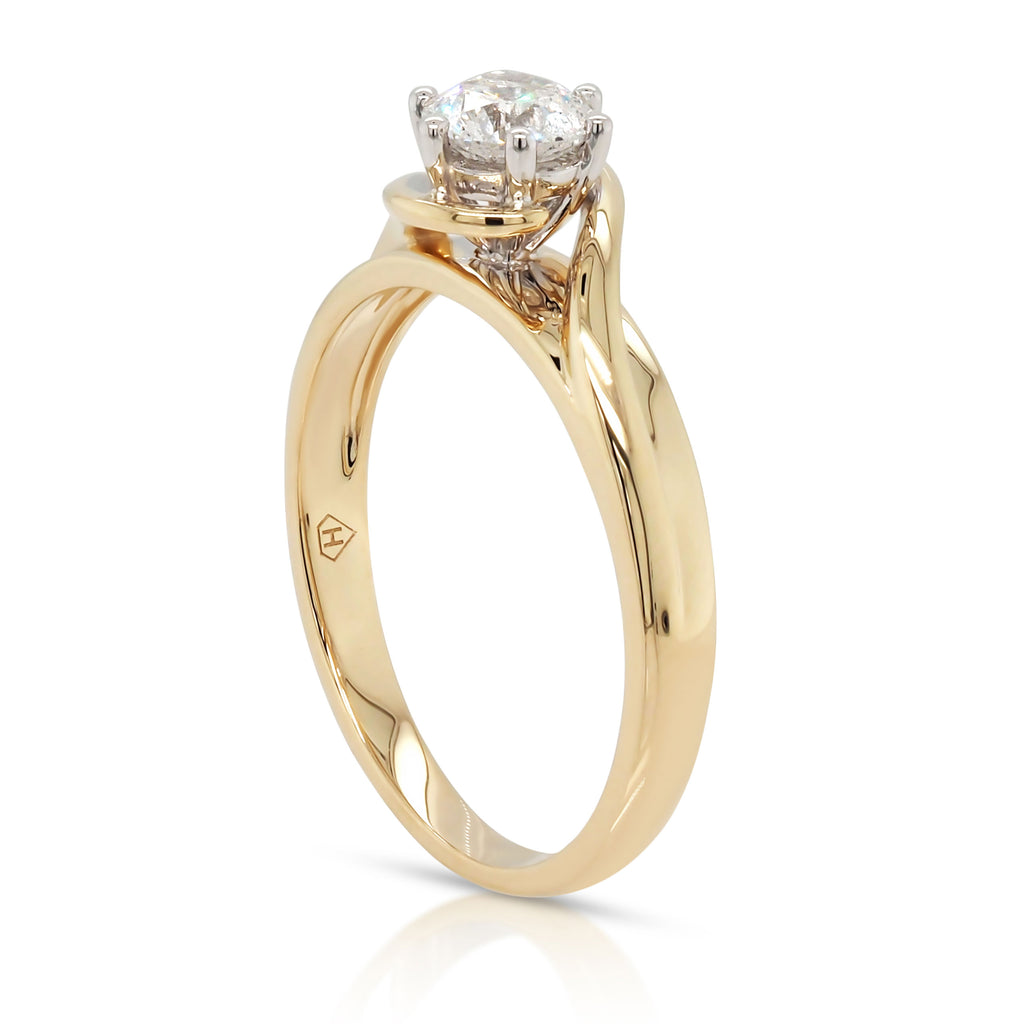 9ct Yellow Gold 0.54CT Diamond Solitaire Sweeping Shoulder R